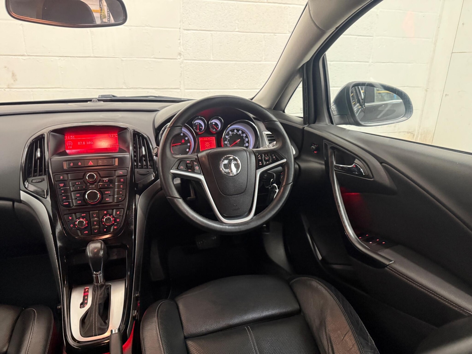 Used Vauxhall Astra 2015 for sale - 77625843: Photo 16