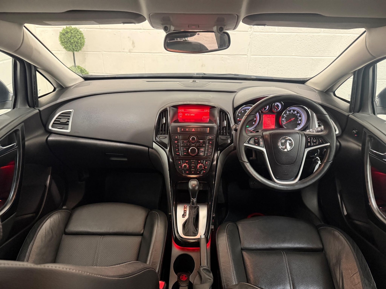 Used Vauxhall Astra 2015 for sale - 77625843: Photo 17