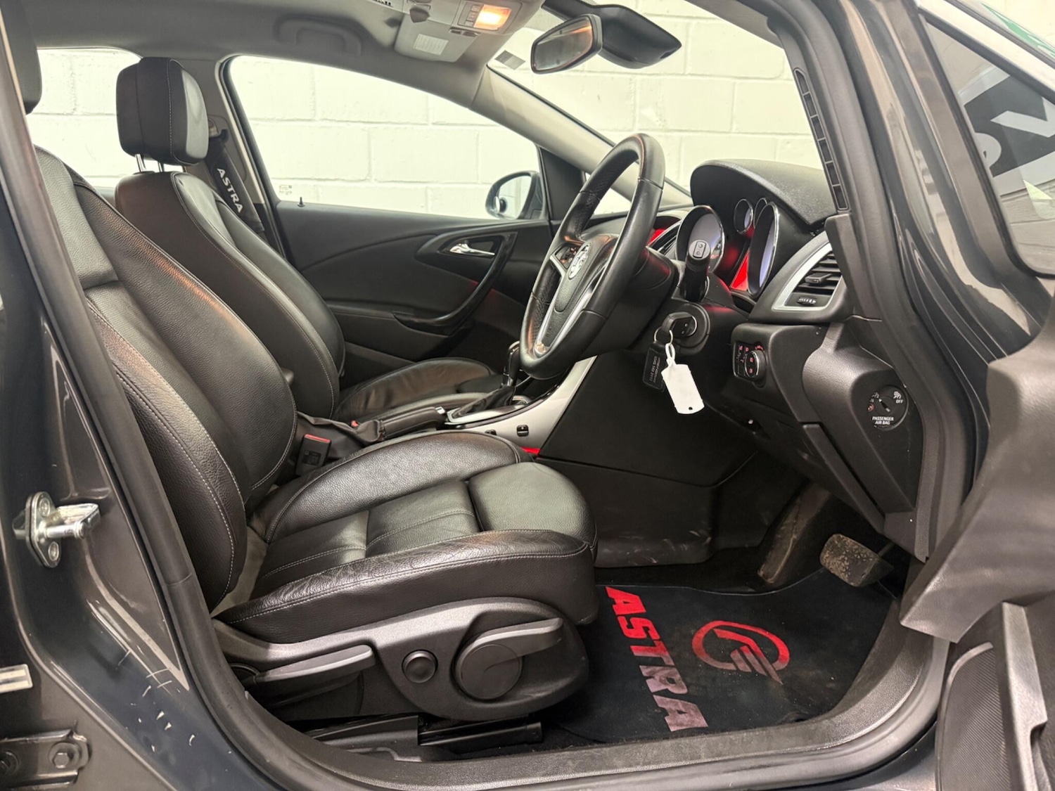 Used Vauxhall Astra 2015 for sale - 77625843: Photo 20