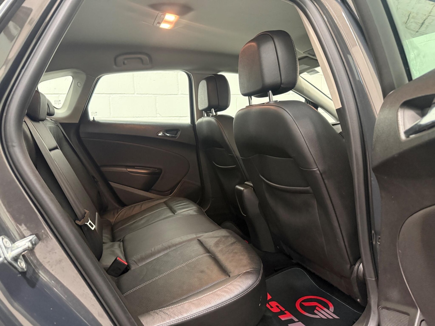 Used Vauxhall Astra 2015 for sale - 77625843: Photo 22