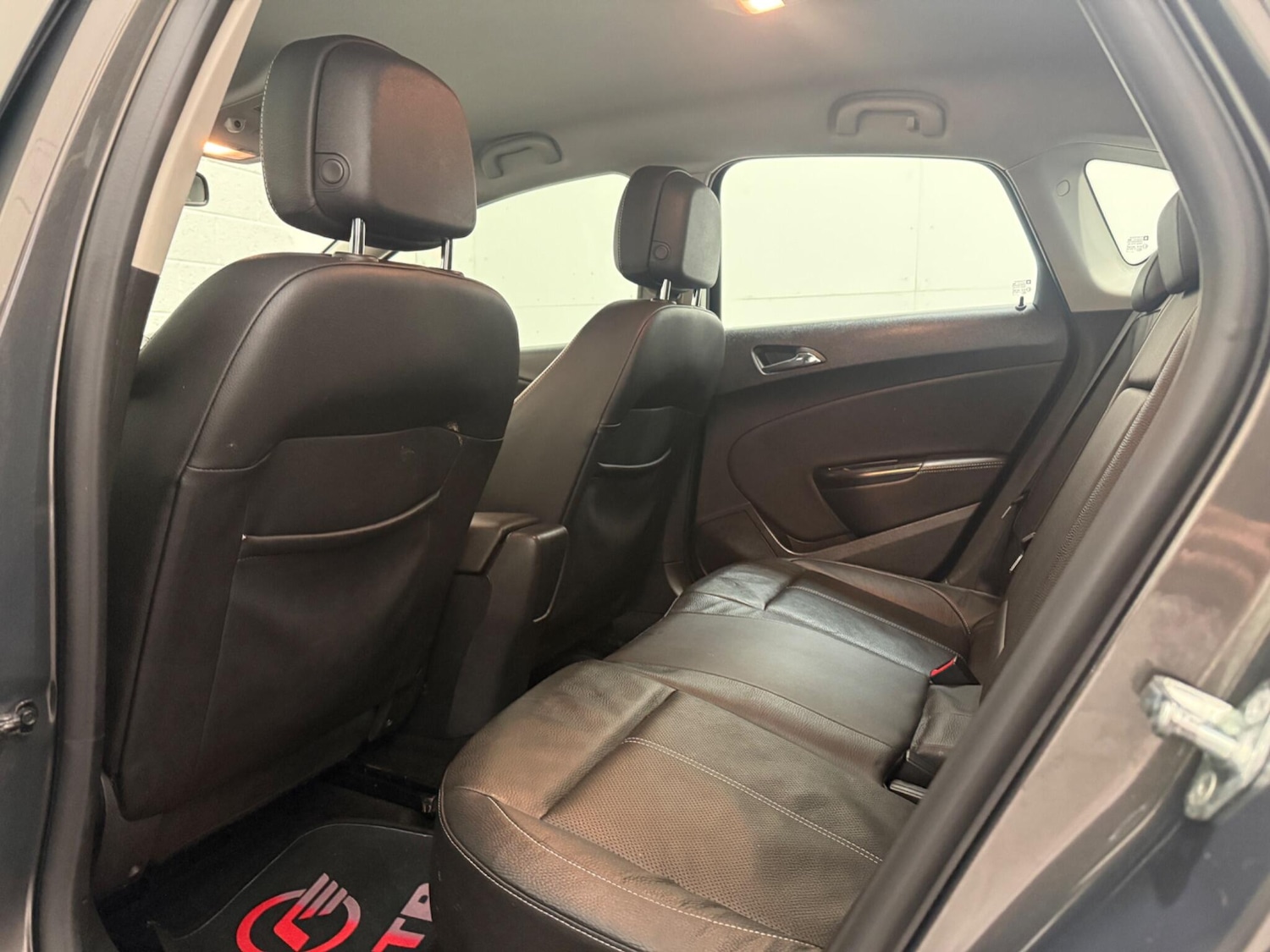 Used Vauxhall Astra 2015 for sale - 77625843: Photo 25