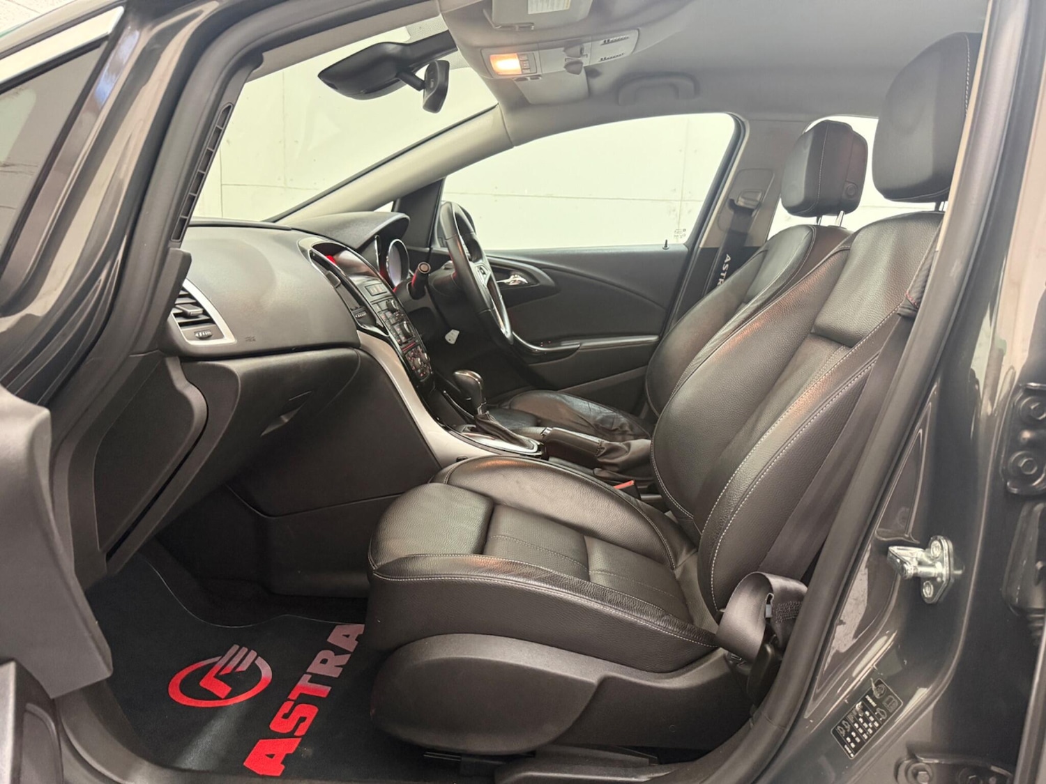 Used Vauxhall Astra 2015 for sale - 77625843: Photo 37