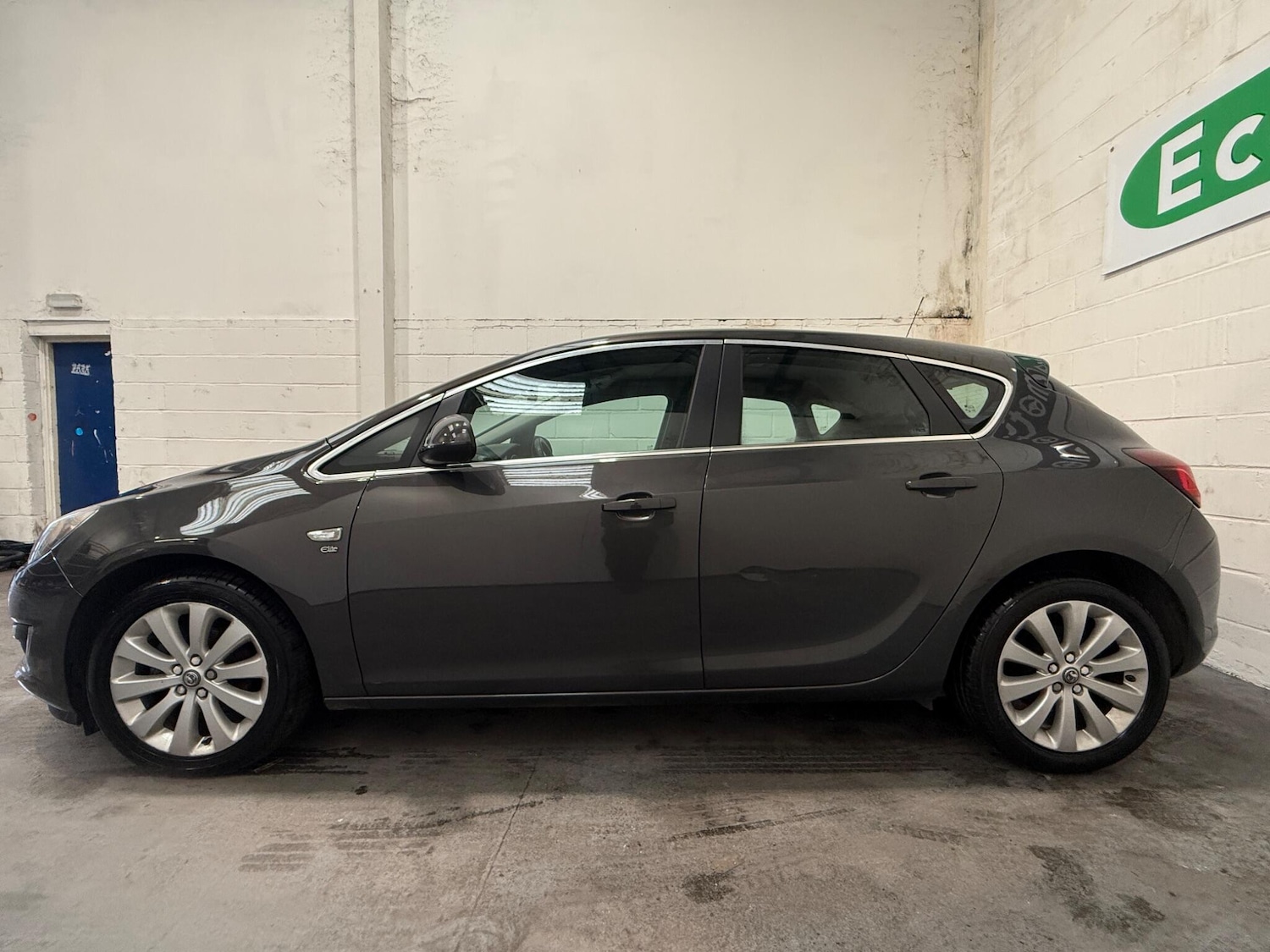 Used Vauxhall Astra 2015 for sale - 77625843: Photo 5