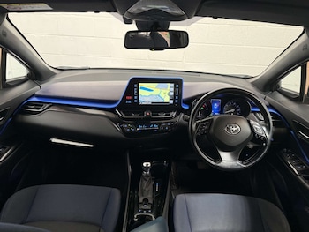 Used Toyota C-HR 2017 for sale - 79044737: Photo