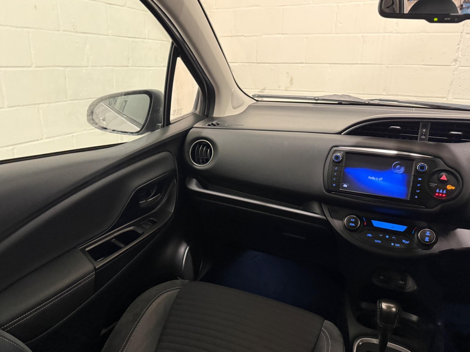 Used Toyota Yaris 2014 for sale - 76898825: Photo 18