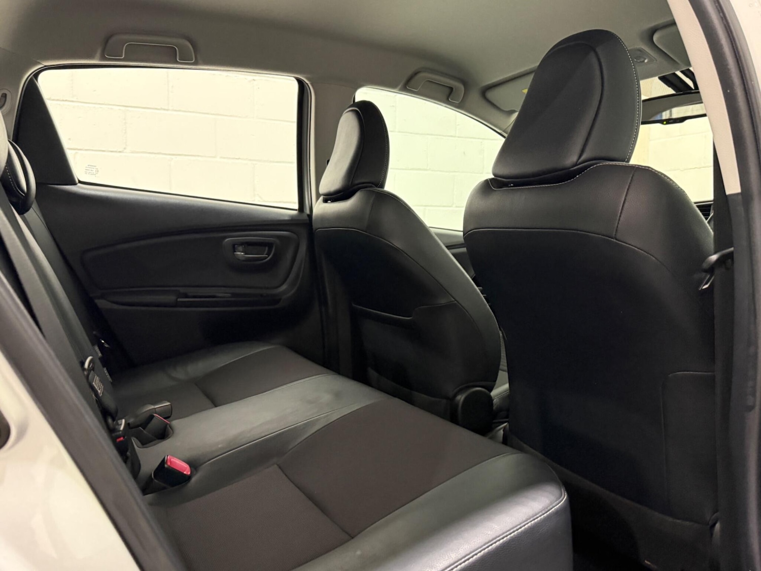 Used Toyota Yaris 2014 for sale - 76898825: Photo 24