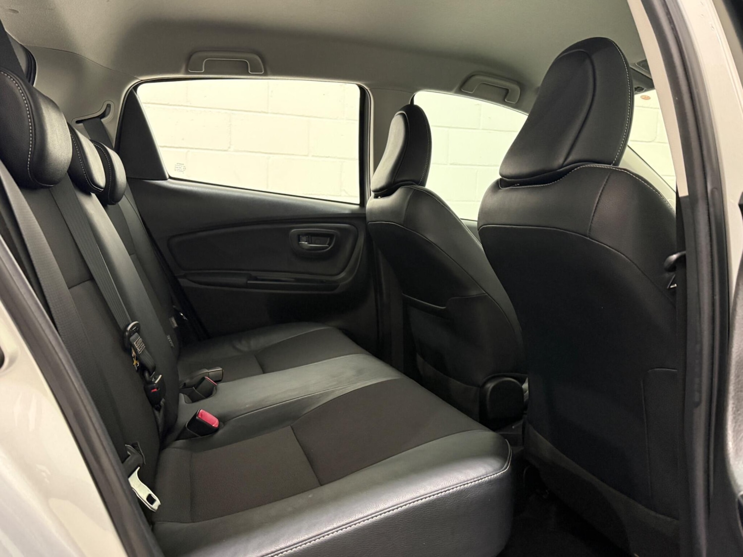 Used Toyota Yaris 2014 for sale - 76898825: Photo 25