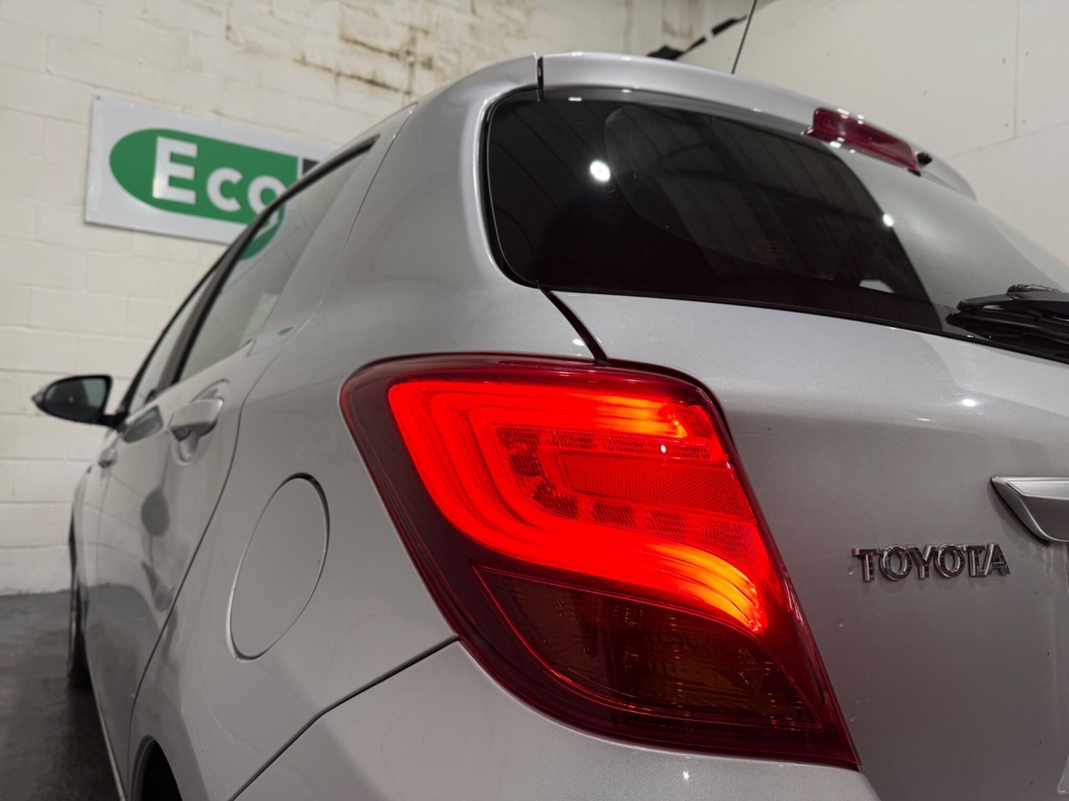 Used Toyota Yaris 2014 for sale - 76898825: Photo 40