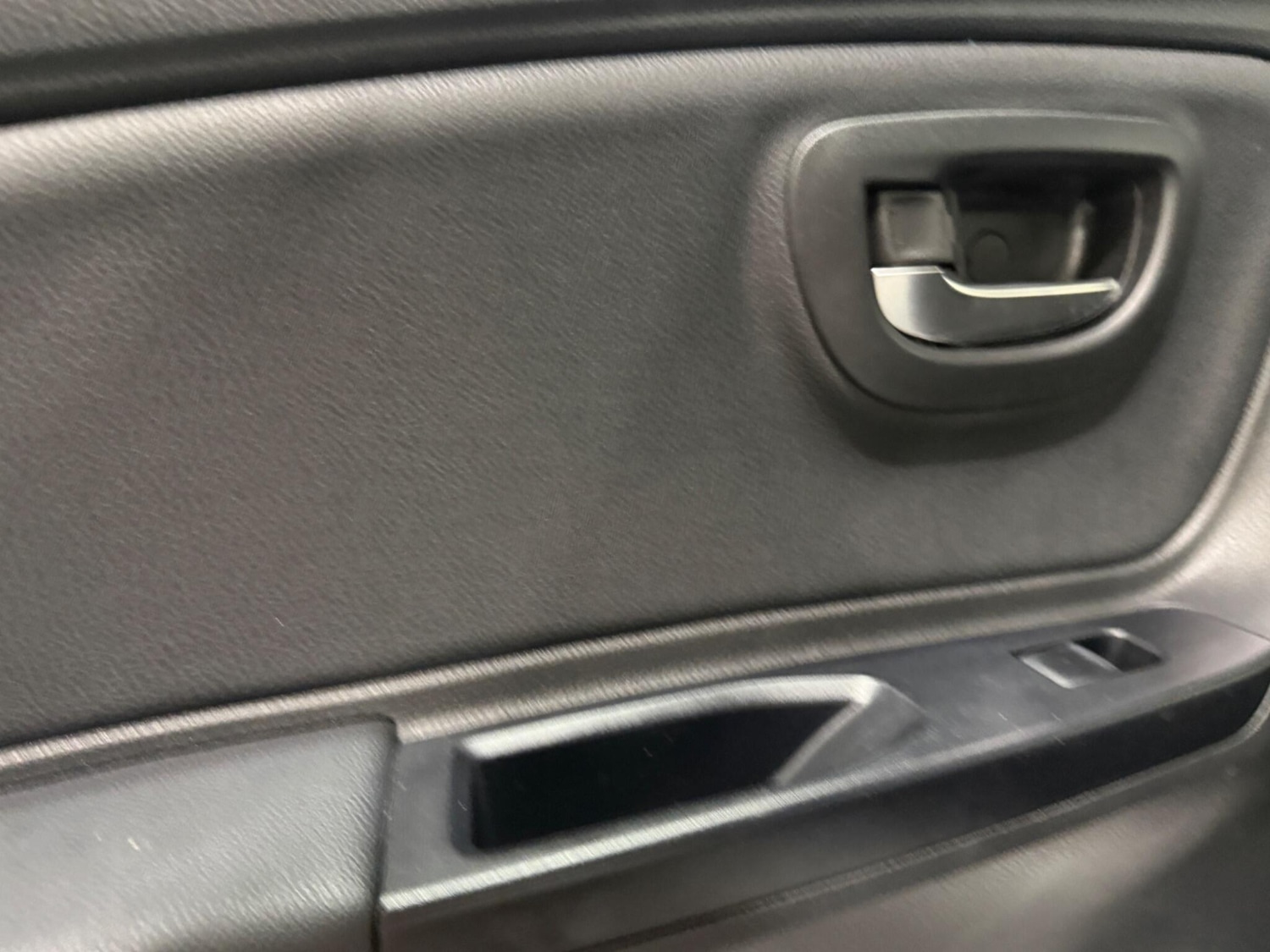 Used Toyota Yaris 2014 for sale - 76898825: Photo 47