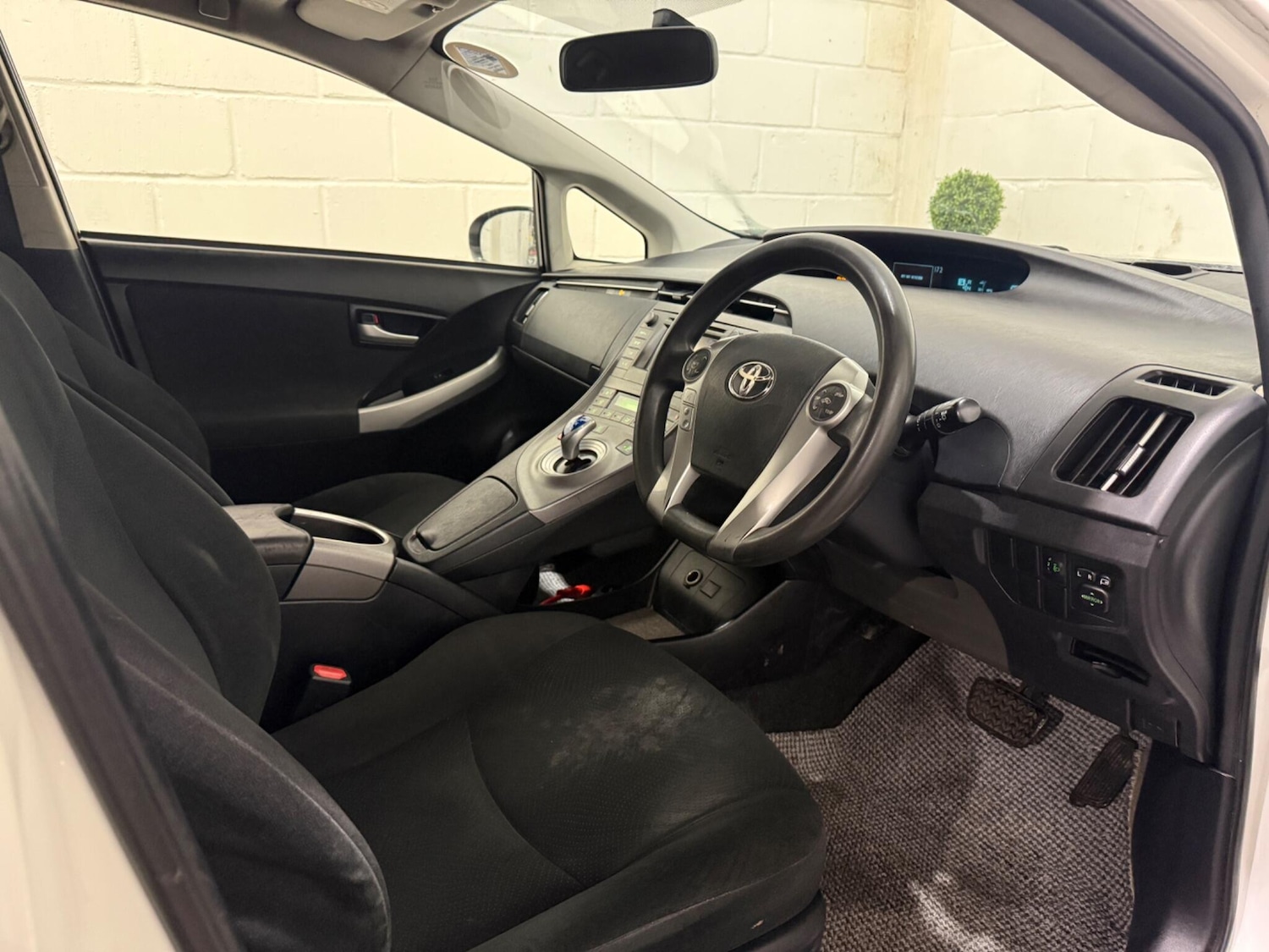 Used Toyota Prius 2014 for sale - 77305769: Photo 45