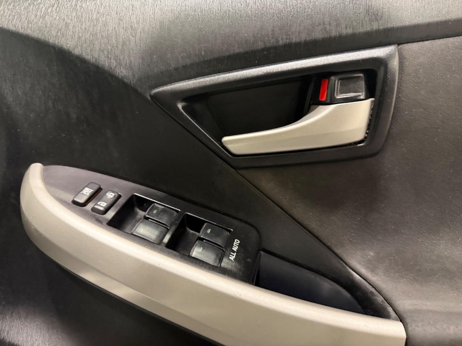 Used Toyota Prius 2014 for sale - 77305769: Photo 46