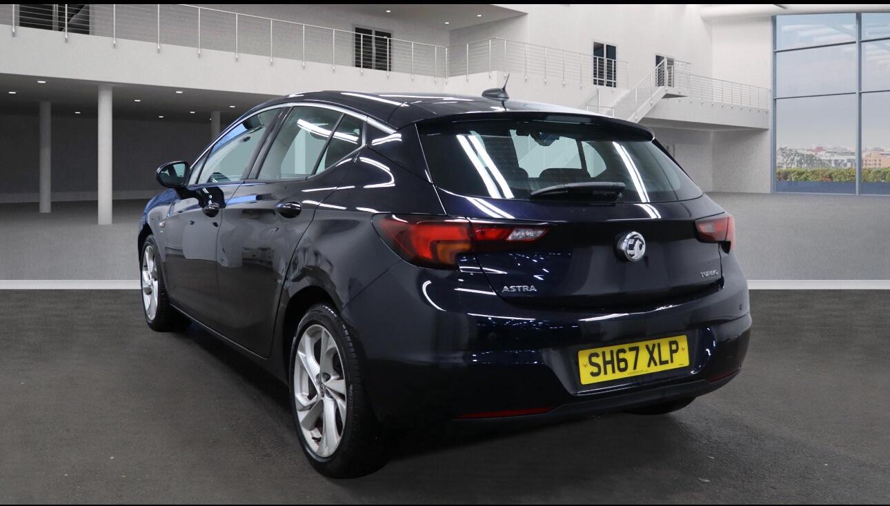 Used Vauxhall Astra 2017 for sale - 77016494: Photo 2