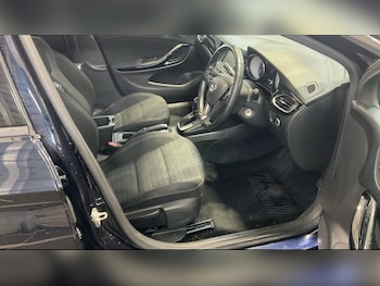 Used Vauxhall Astra 2017 for sale - 77016494: Photo