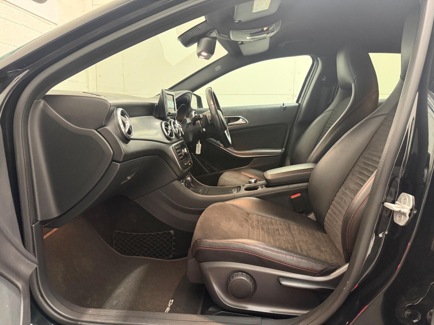 Used Mercedes-Benz GLA 2015 for sale - 77633523: Photo 37