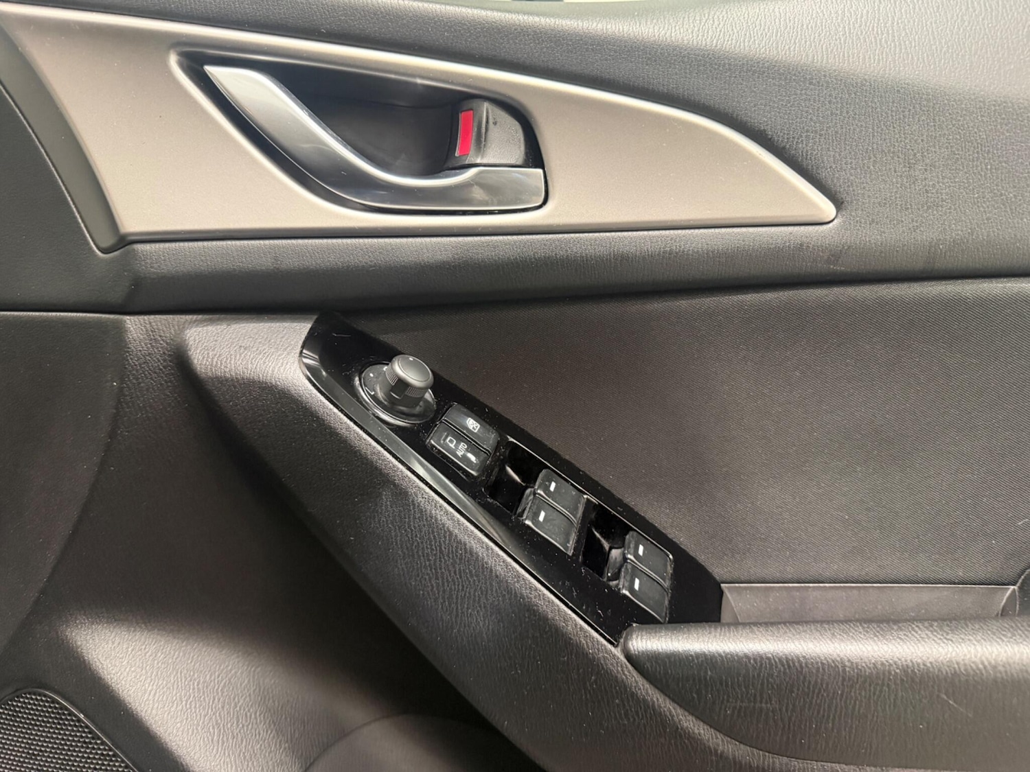 Used Mazda Mazda3 for sale - 77440518: Photo 46