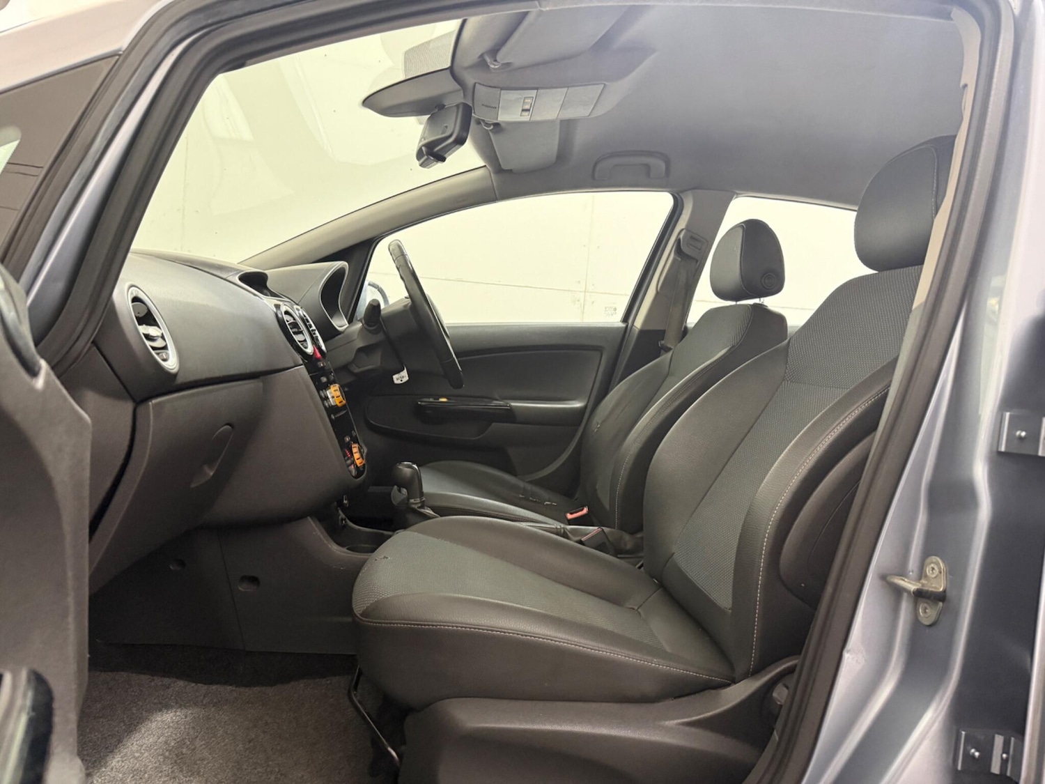 Used Vauxhall Corsa 2008 for sale - 77624965: Photo 43