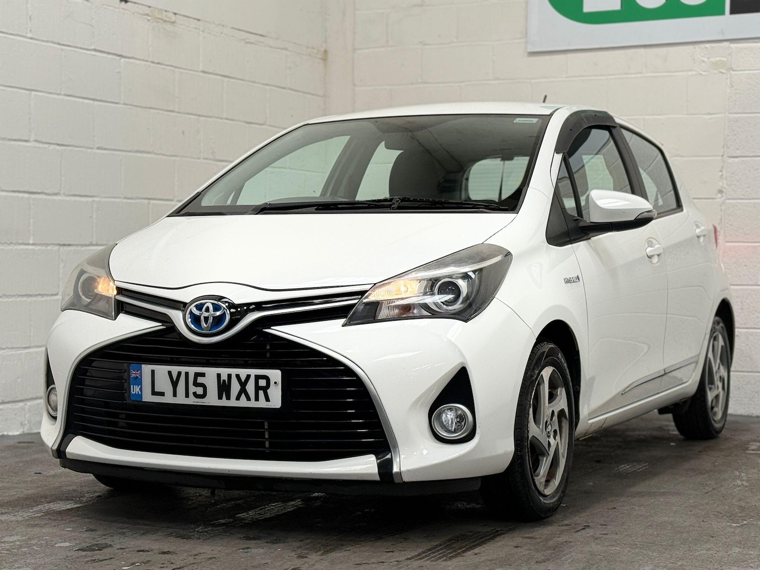 Used Toyota Yaris 2015 for sale - 76167539: Photo 2