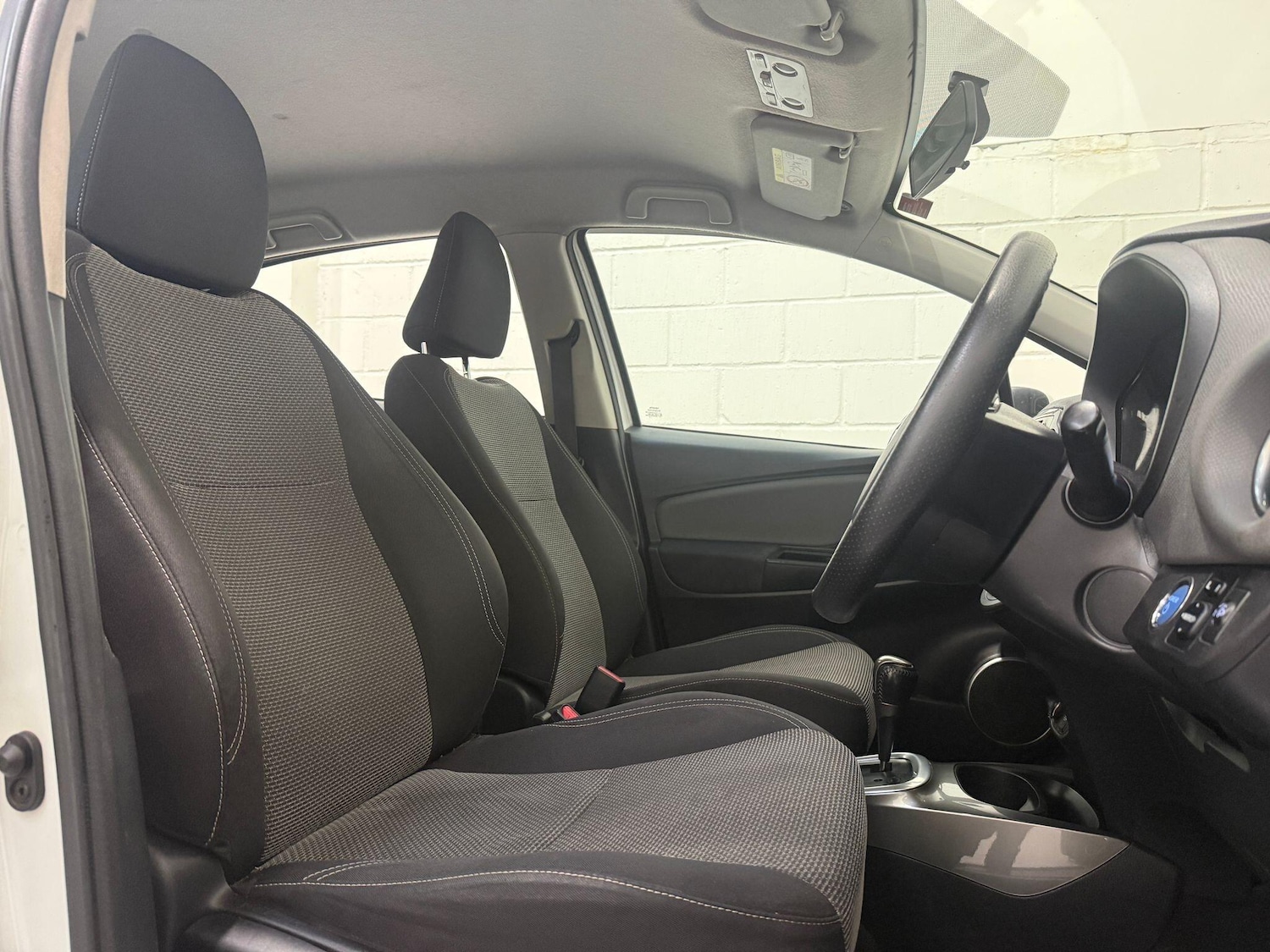 Used Toyota Yaris 2015 for sale - 76167539: Photo 24