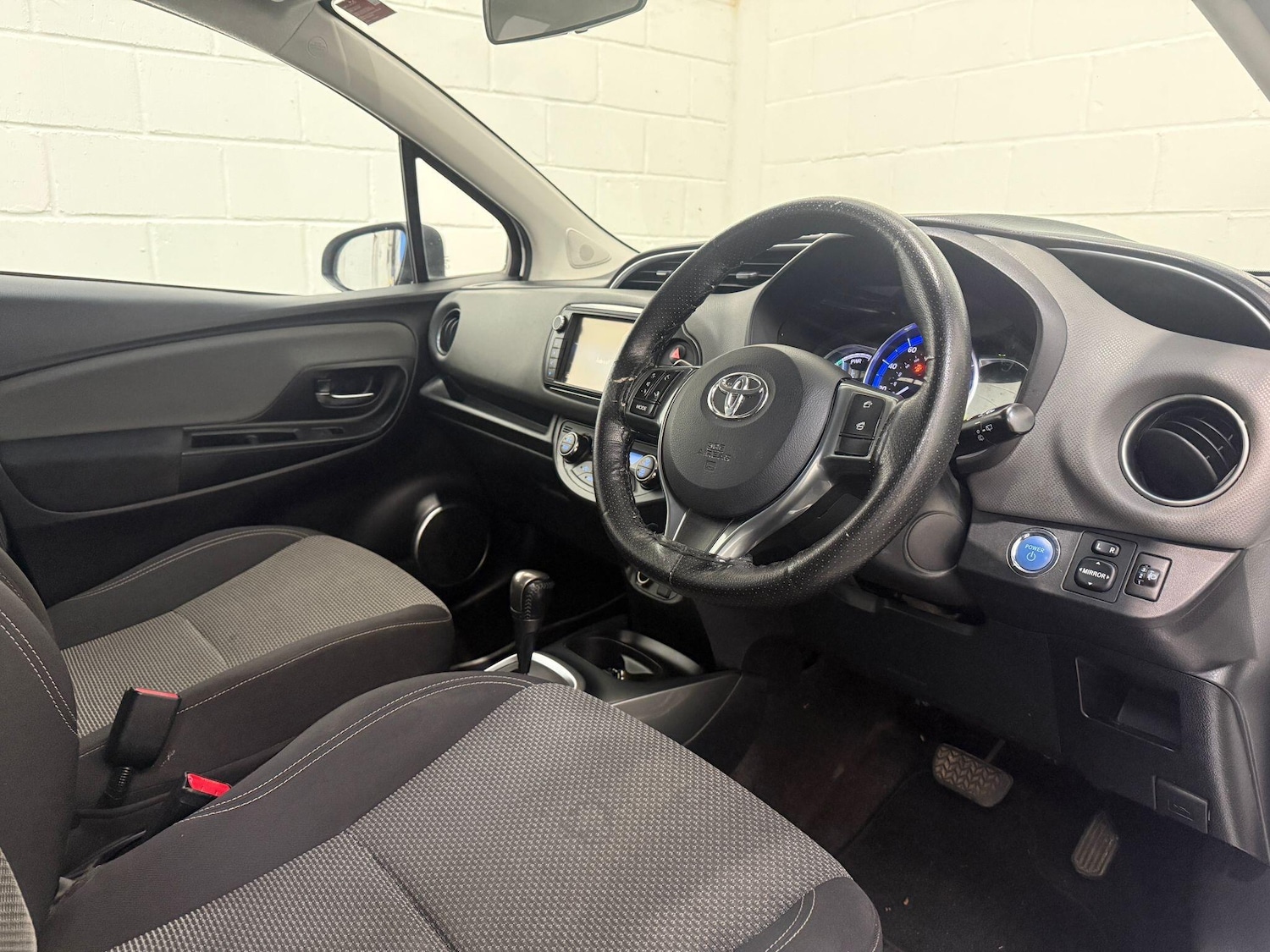 Used Toyota Yaris 2015 for sale - 76167539: Photo 25