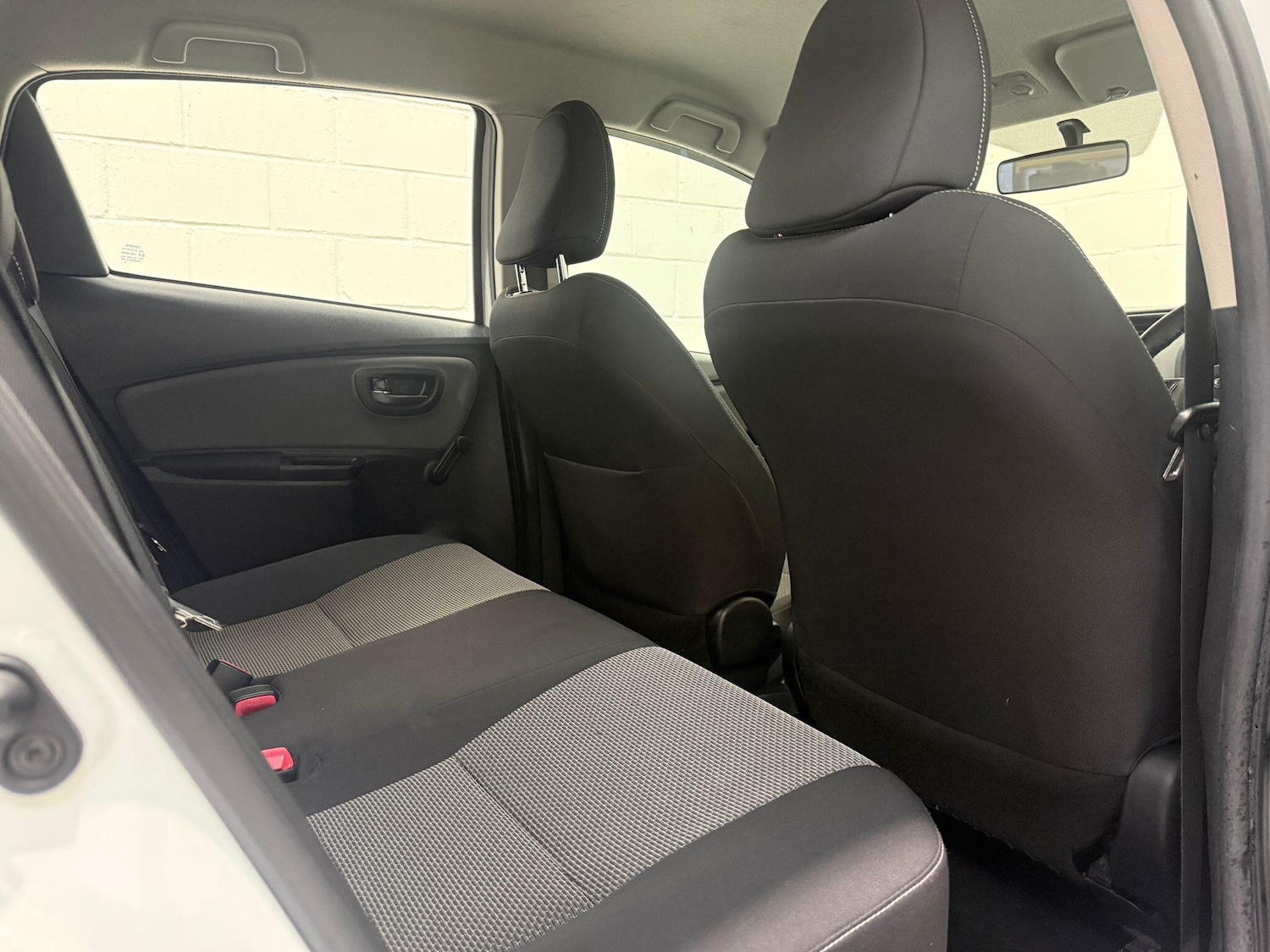 Used Toyota Yaris 2015 for sale - 76167539: Photo 29