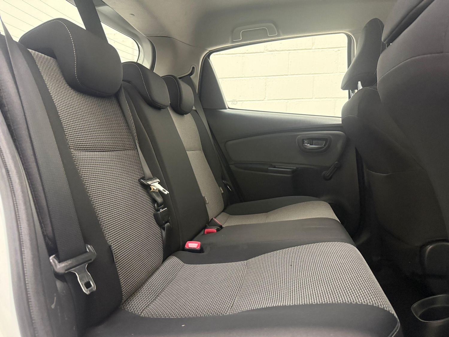 Used Toyota Yaris 2015 for sale - 76167539: Photo 34