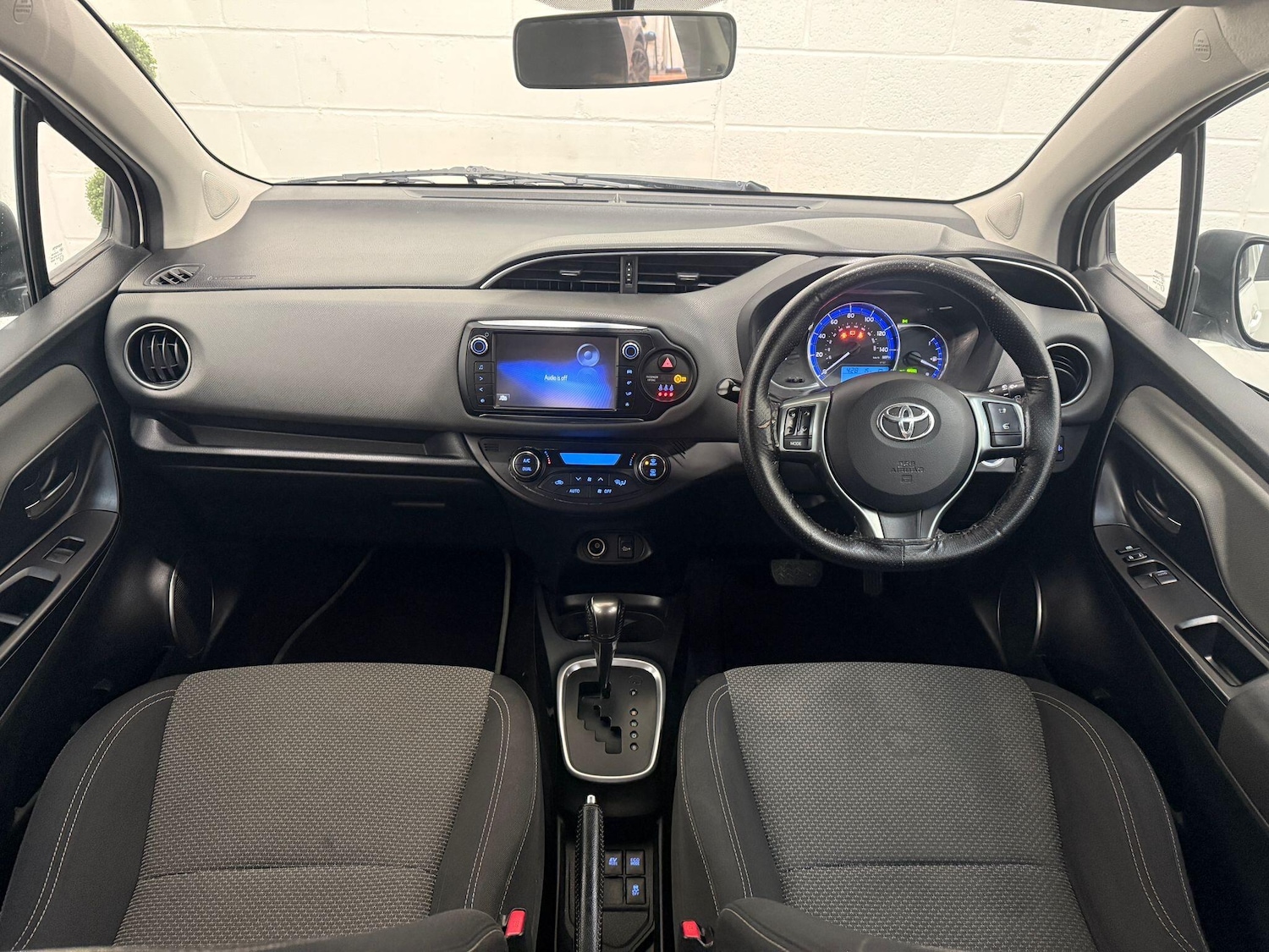 Used Toyota Yaris 2015 for sale - 76167539: Photo 37