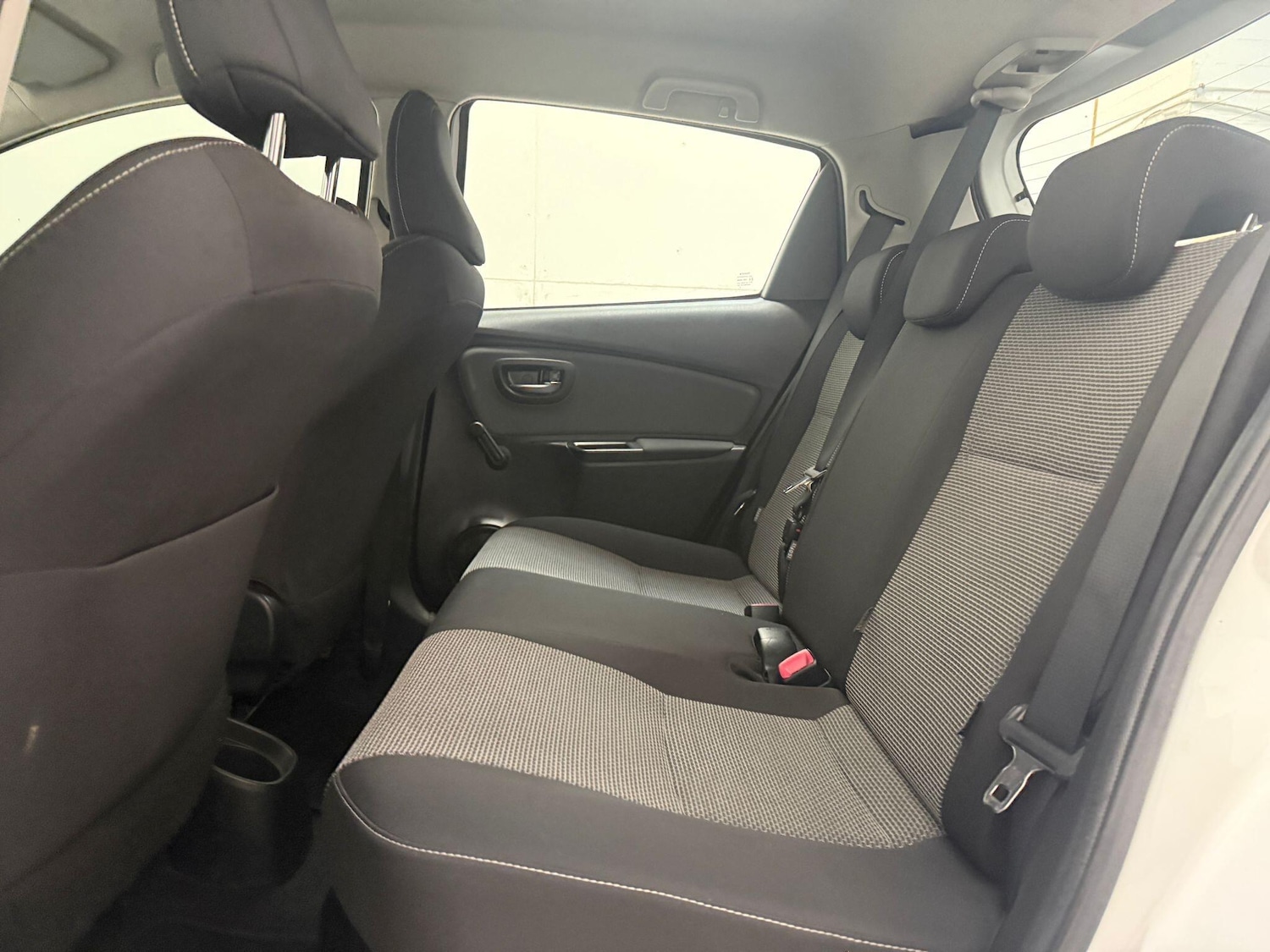 Used Toyota Yaris 2015 for sale - 76167539: Photo 39