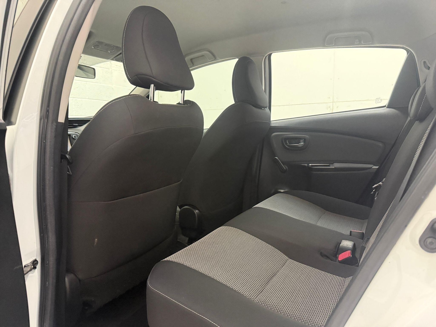 Used Toyota Yaris 2015 for sale - 76167539: Photo 40