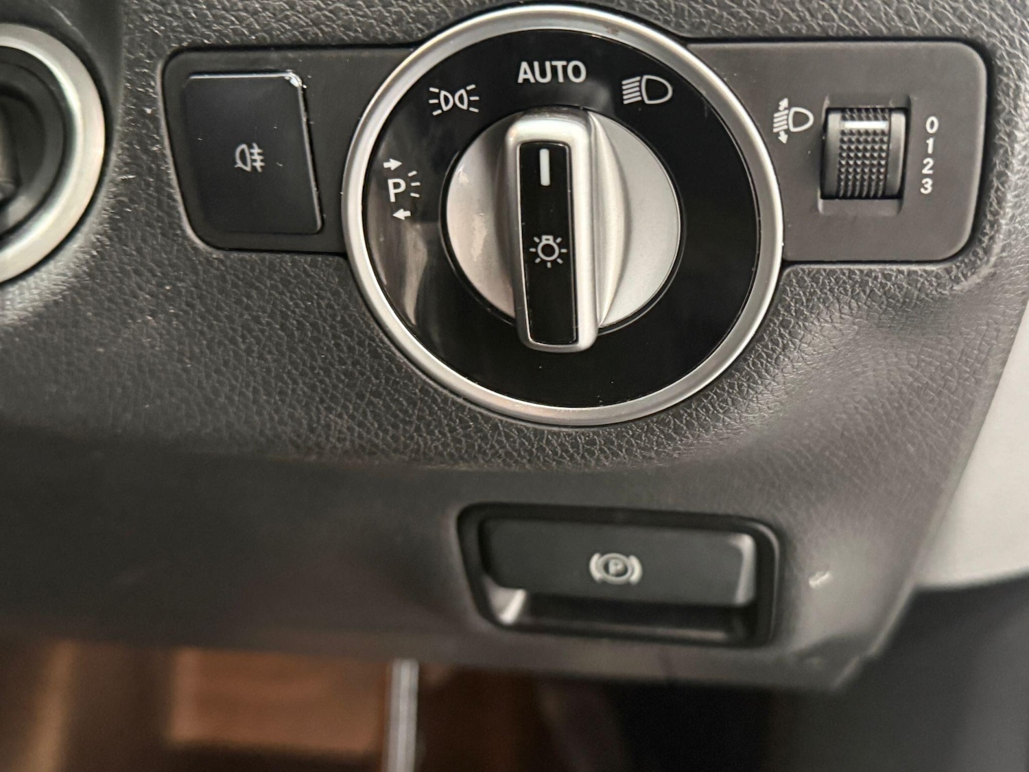 Used Mercedes-Benz A-Class 2017 for sale - 77376732: Photo 28