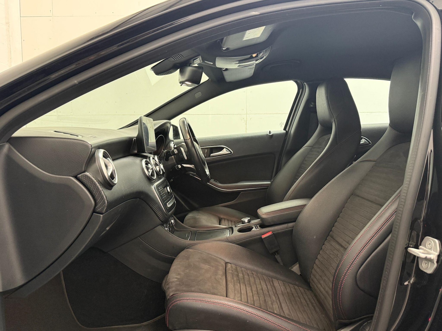 Used Mercedes-Benz A-Class 2017 for sale - 77376732: Photo 43