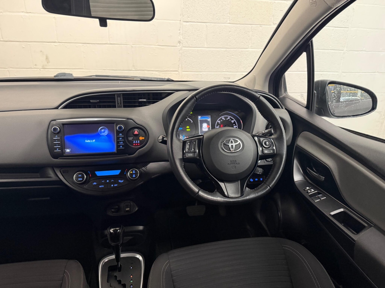 Used Toyota Yaris 2018 for sale - 76953290: Photo 15
