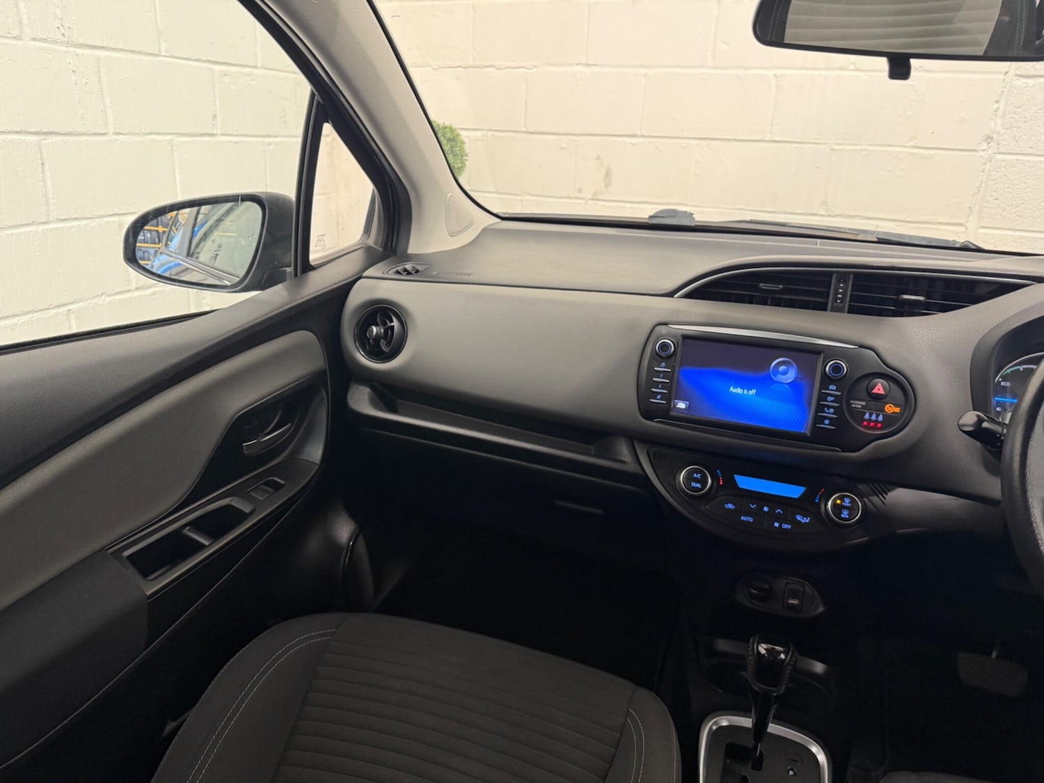 Used Toyota Yaris 2018 for sale - 76953290: Photo 17