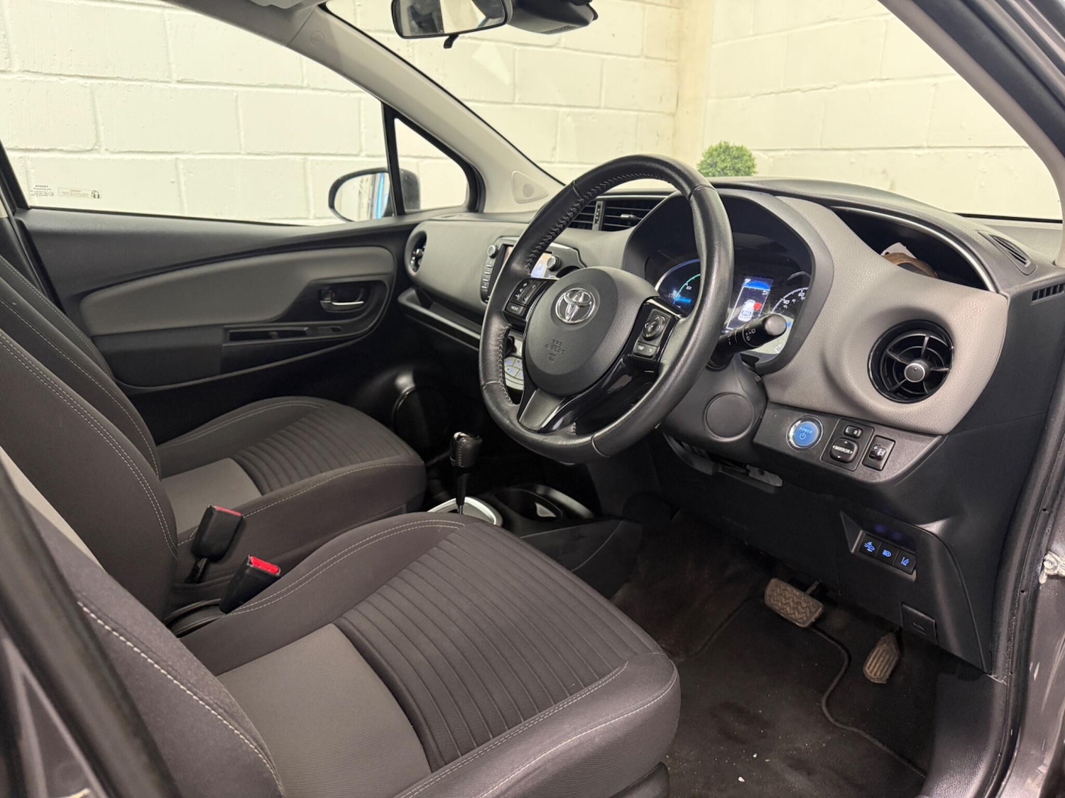 Used Toyota Yaris 2018 for sale - 76953290: Photo 19