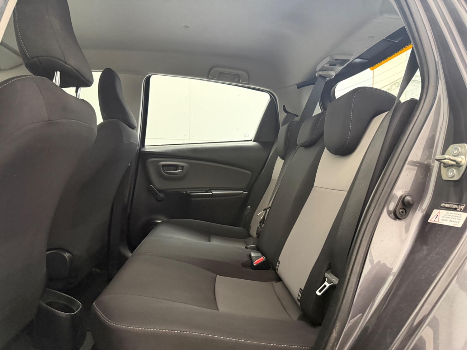 Used Toyota Yaris 2018 for sale - 76953290: Photo 24