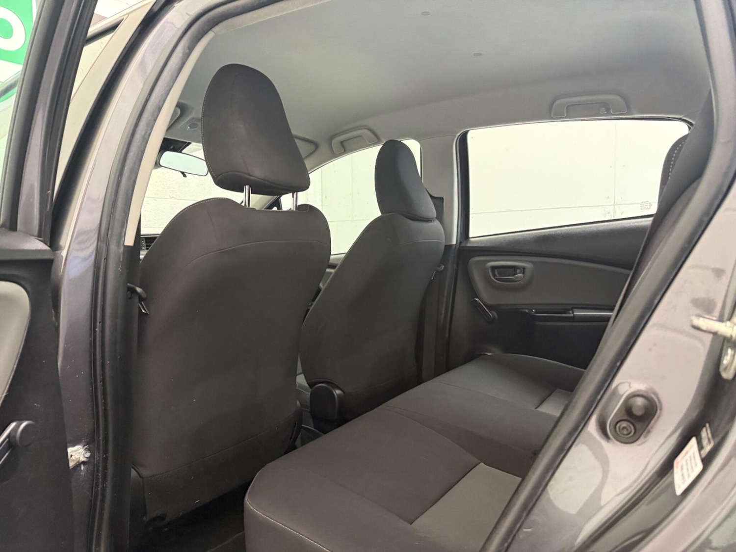 Used Toyota Yaris 2018 for sale - 76953290: Photo 25