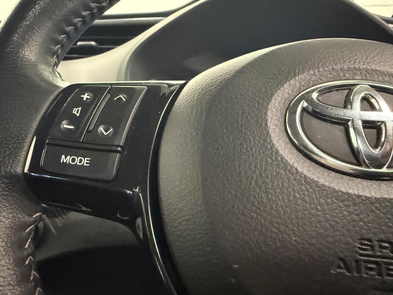 Used Toyota Yaris 2018 for sale - 76953290: Photo 27