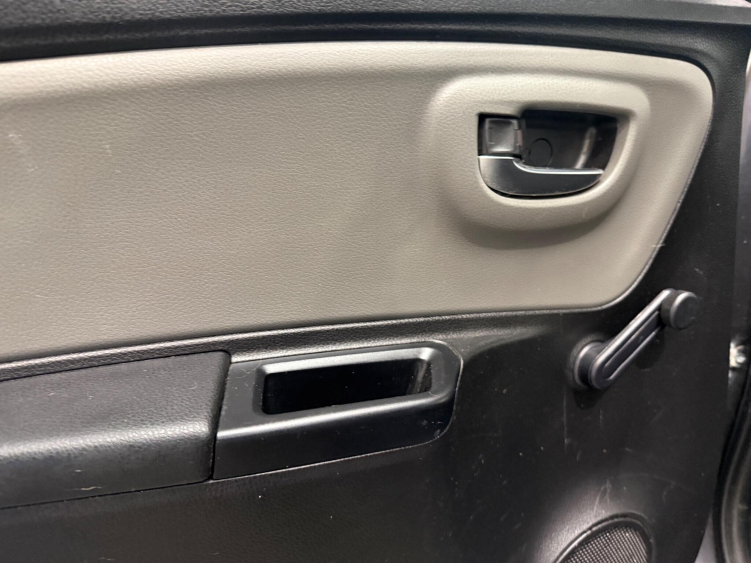 Used Toyota Yaris 2018 for sale - 76953290: Photo 30