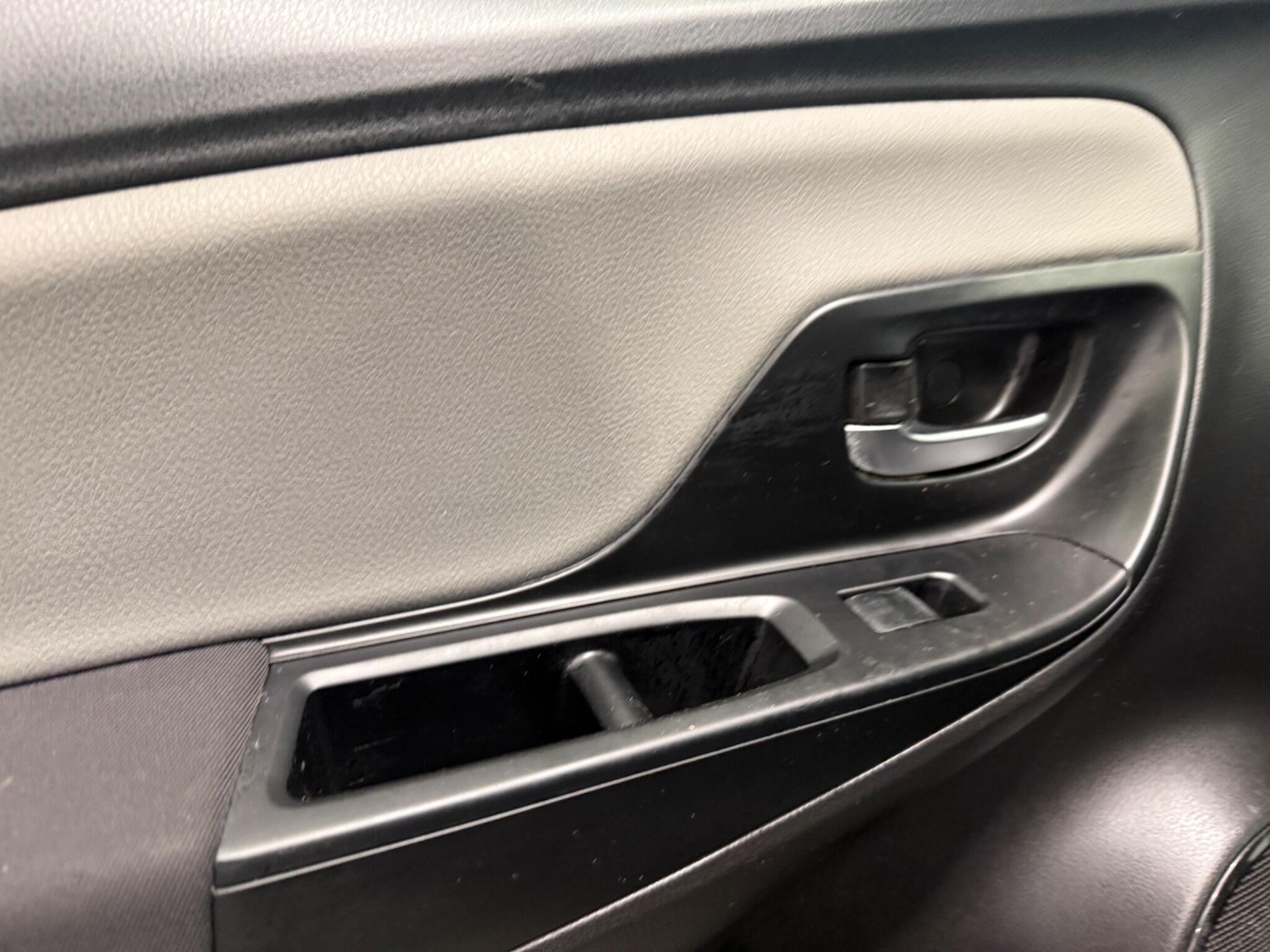 Used Toyota Yaris 2018 for sale - 76953290: Photo 31