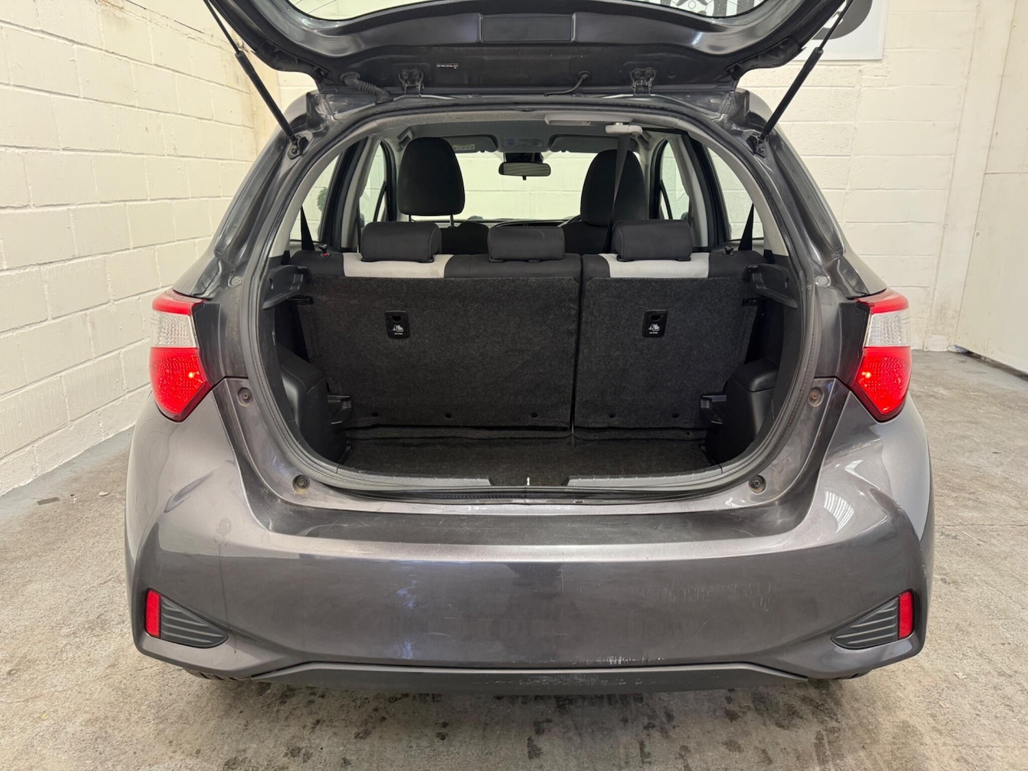 Used Toyota Yaris 2018 for sale - 76953290: Photo 33