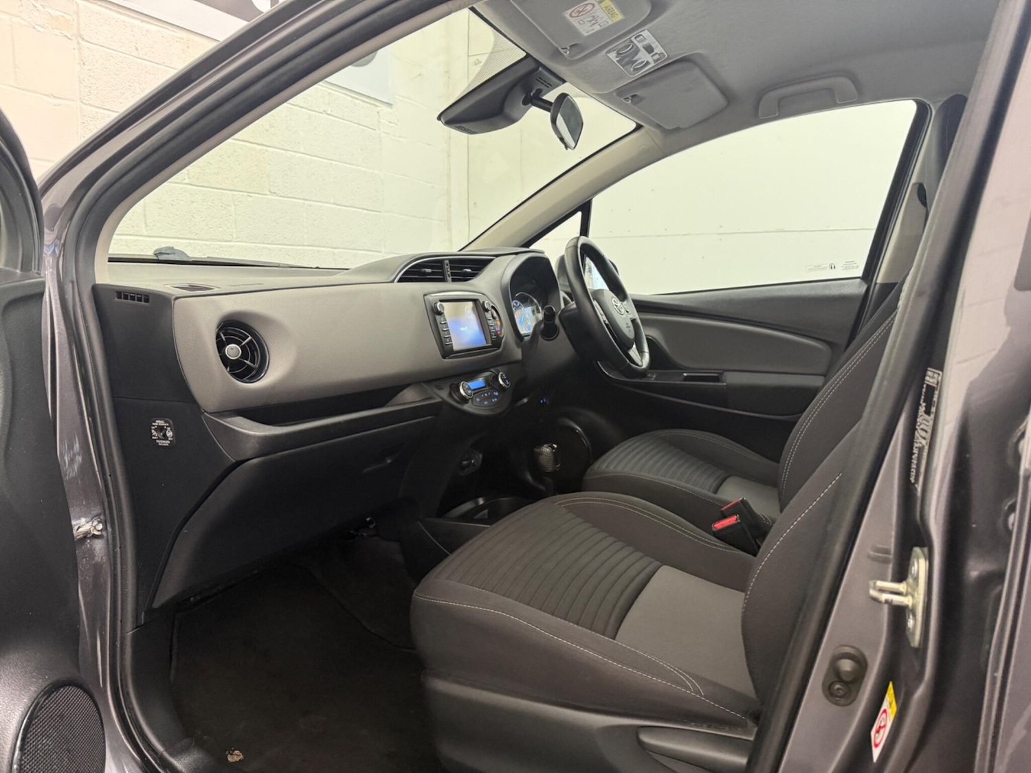 Used Toyota Yaris 2018 for sale - 76953290: Photo 34