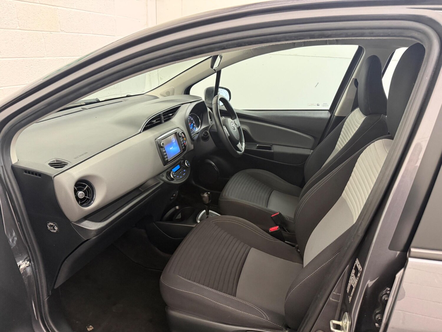 Used Toyota Yaris 2018 for sale - 76953290: Photo 37