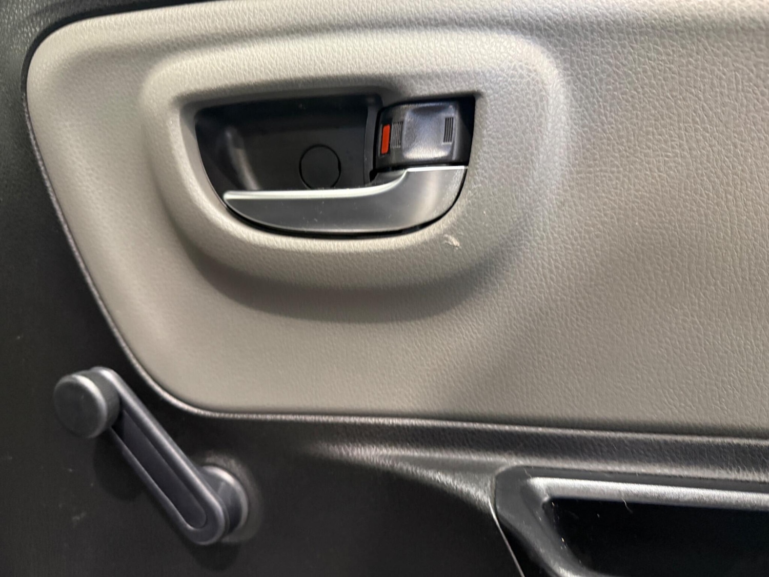 Used Toyota Yaris 2018 for sale - 76953290: Photo 47