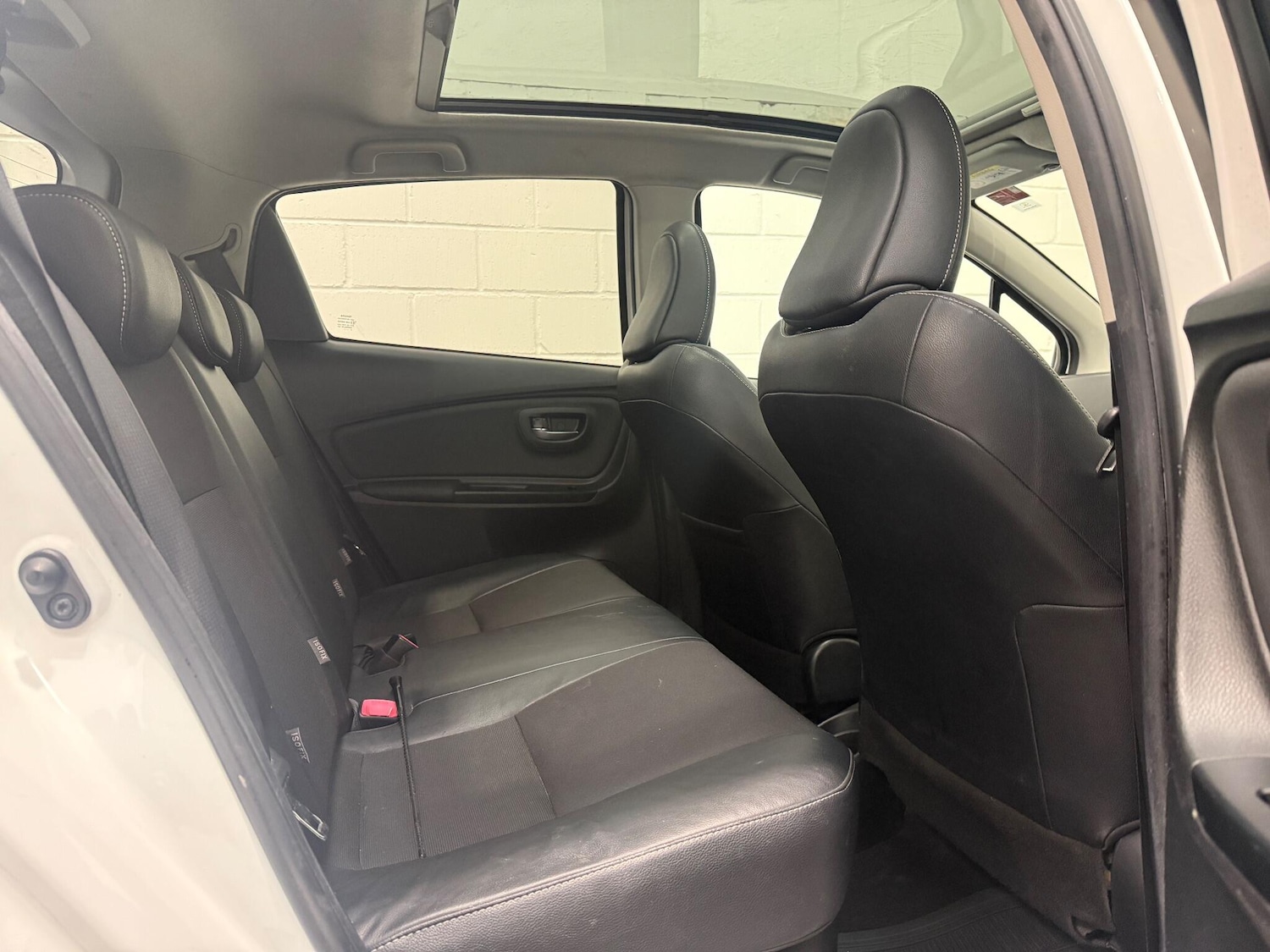 Used Toyota Yaris 2014 for sale - 76990945: Photo 30