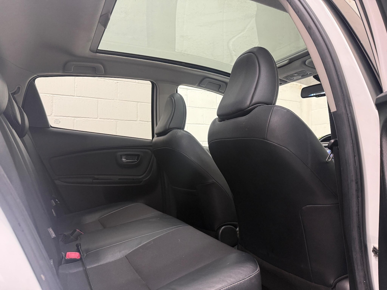 Used Toyota Yaris 2014 for sale - 76990945: Photo 32