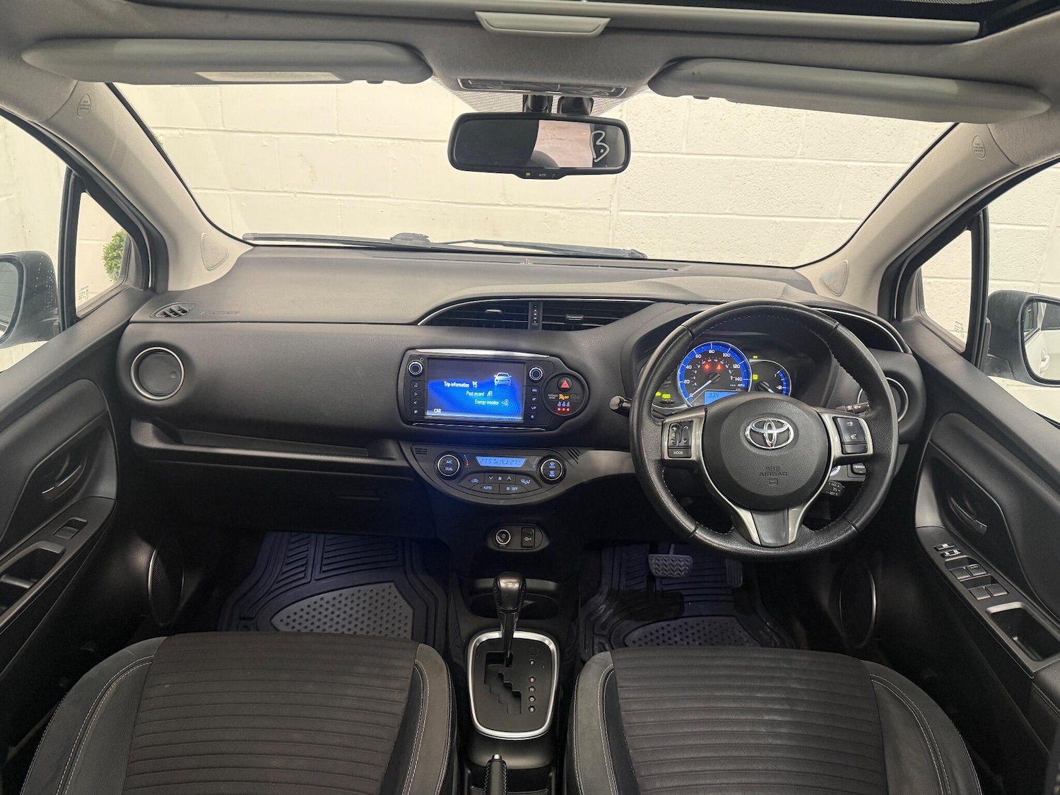 Used Toyota Yaris 2014 for sale - 76990945: Photo 34