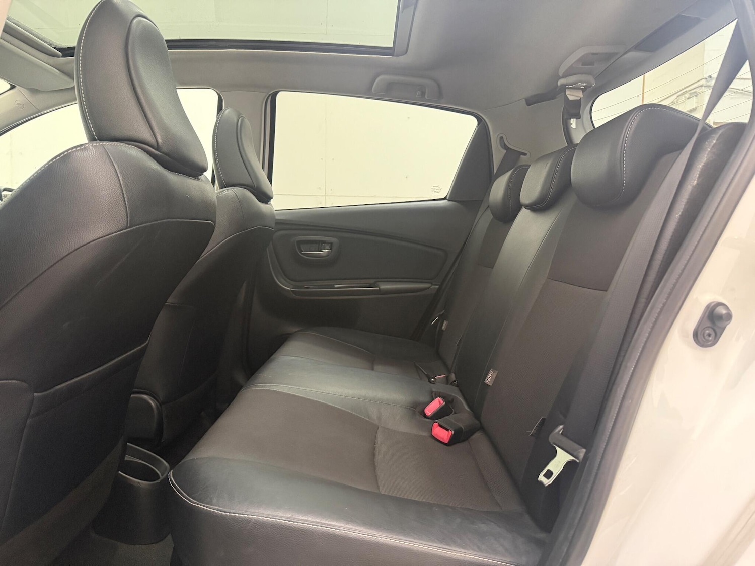 Used Toyota Yaris 2014 for sale - 76990945: Photo 36