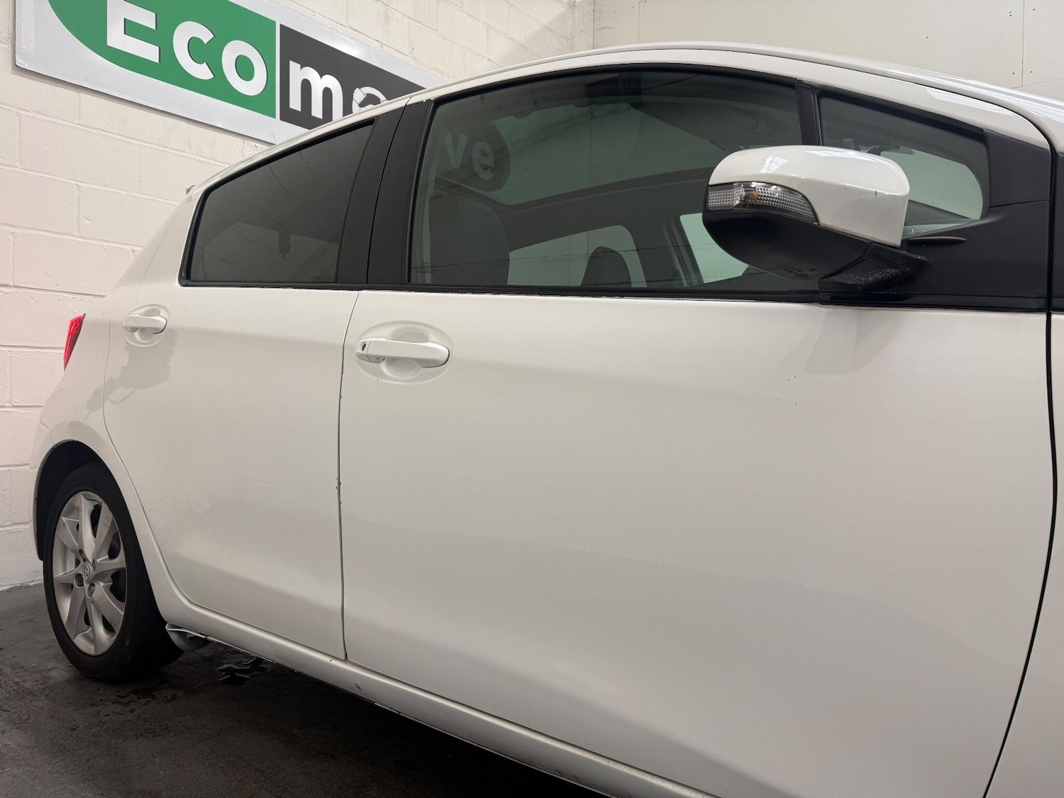 Used Toyota Yaris 2014 for sale - 76990945: Photo 4