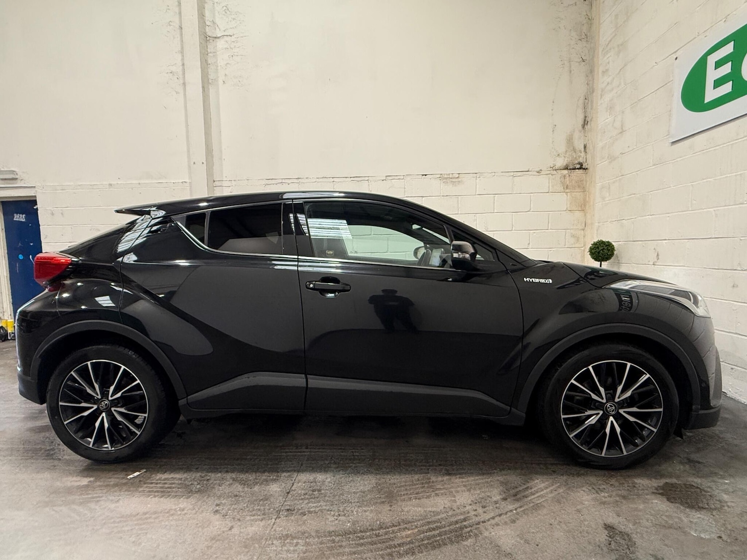 Used Toyota C-HR for sale - 78136114: Photo 11