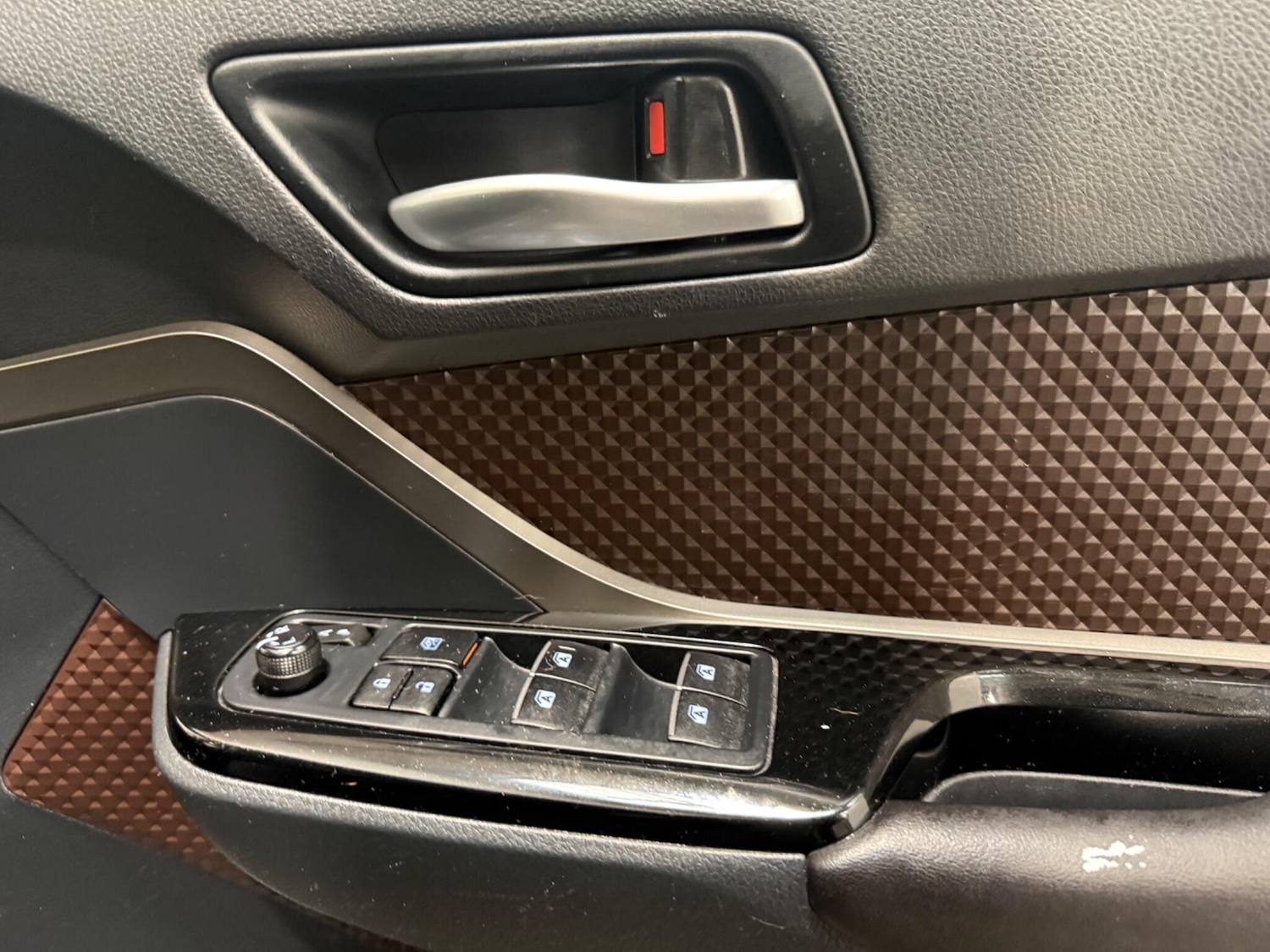 Used Toyota C-HR for sale - 78136114: Photo 23