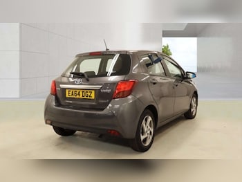 Used Toyota Yaris 2014 for sale - 79596333: Photo